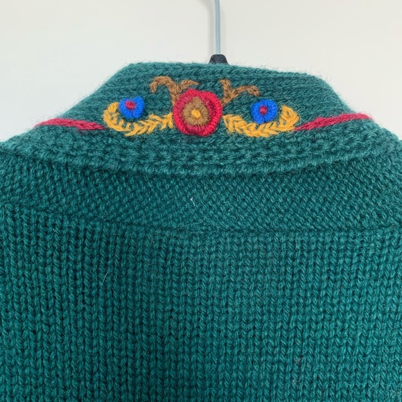 Rare Green Embroidered Cardigan ASO Phoebe Buffay on Friends - Picture 14 of 17